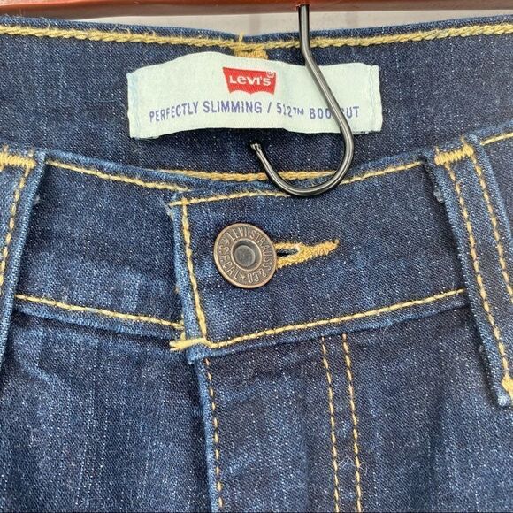 Levi's 515 Bootcut Perfectly Slimming Jeans Size 6 Short dark wash - Picture 2 of 8